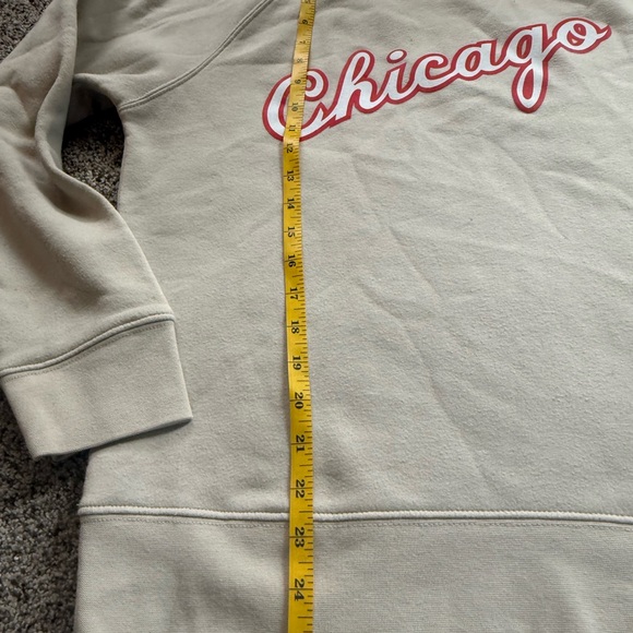 Sportiqe Chicago Bulls Size M women’s cream Pullover Sweatshirt Comfy SMALL - Picture 9 of 12